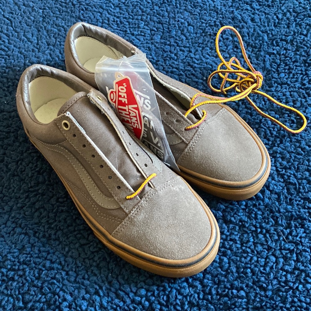 Vans - Gum and Grey sued and canvas Old Skool Shoe brand new/never worn